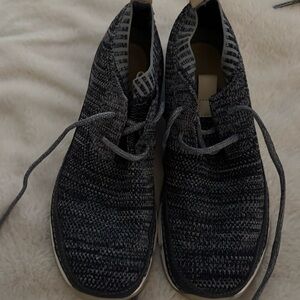 Women’s Clark’s casual shoes 2 pr one black & one light gray.